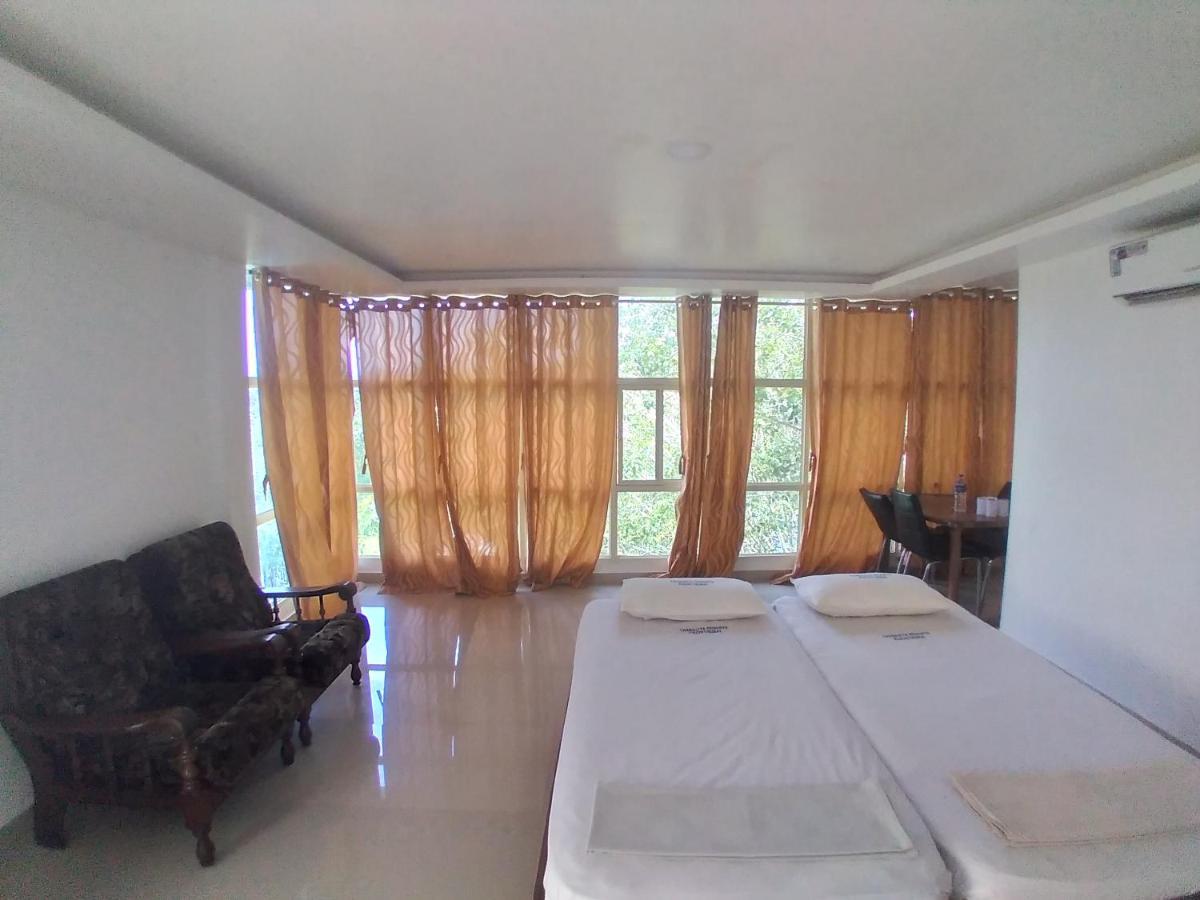 Thabasiya Resorts Kuzhittura Exterior foto