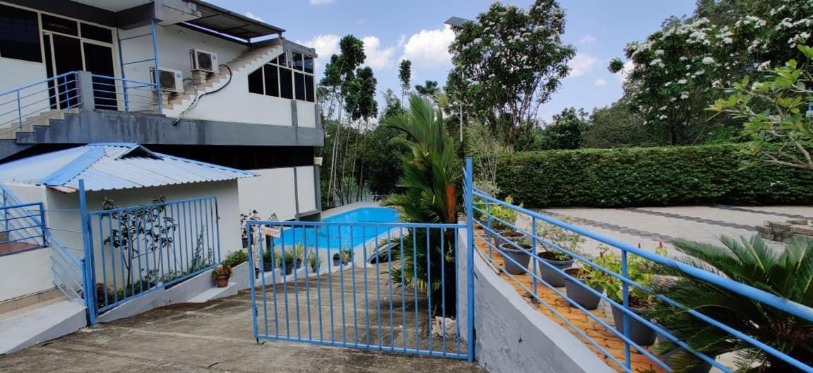 Thabasiya Resorts Kuzhittura Exterior foto
